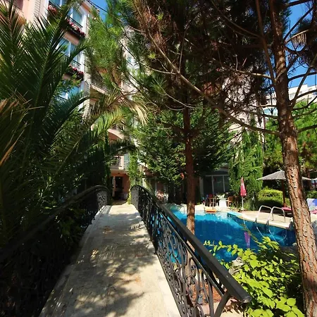 Menada Romance Marine Apartmán *