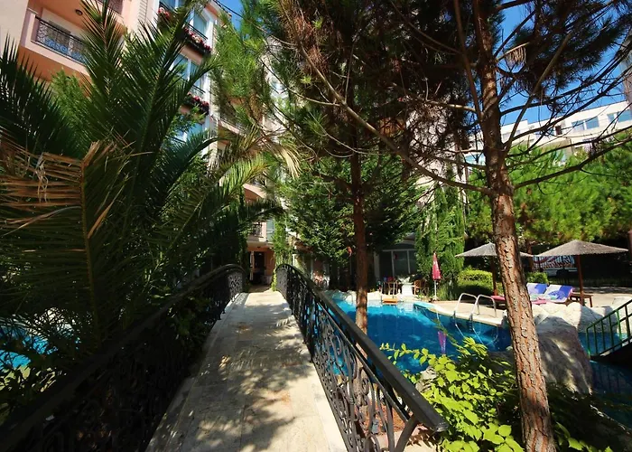 Menada Romance Marine Apartment *